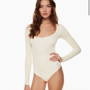 SUNDAY BEST SinchSeamless Scoopneck Longsleeve bodysuit